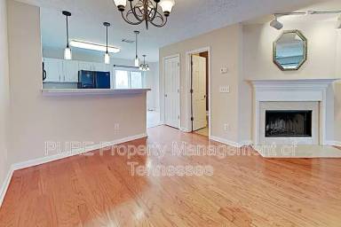 Main picture of 426 Shadow Glen Dr