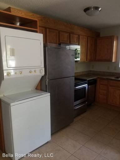 Main picture of 921 Virgie St