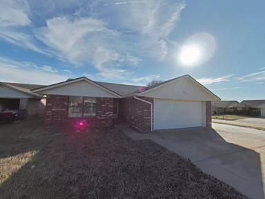 Main picture of 4206 SW Hickory Pl