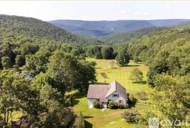 Main picture of 734 Crawford Rd