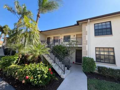 Main picture of 302 Pinecrest Cir