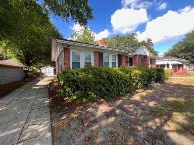 Main picture of 2144 Southampton Rd