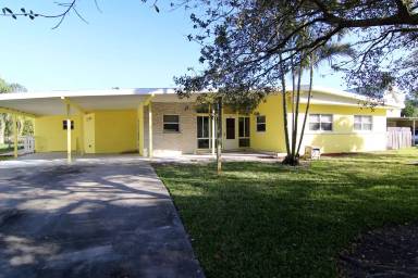 Main picture of 106 Sunset Dr