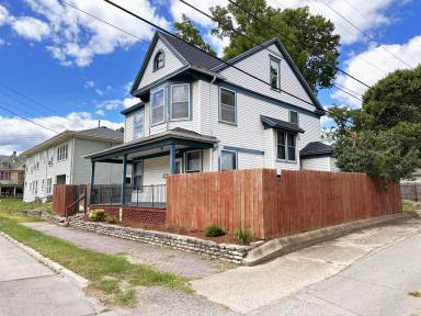 Main picture of 1414 S B St