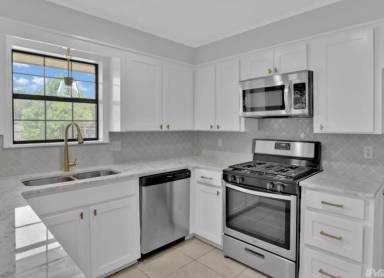 Main picture of 2405 Stockwell Rd