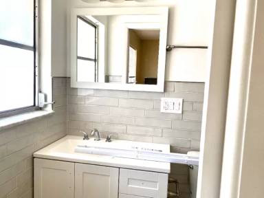 Main picture of 610 SE 35th Ter