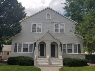 Main picture of 400 2nd St SW