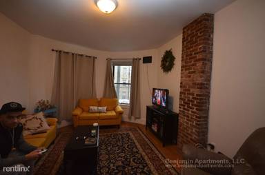 Main picture of 878-84 Huntington Ave