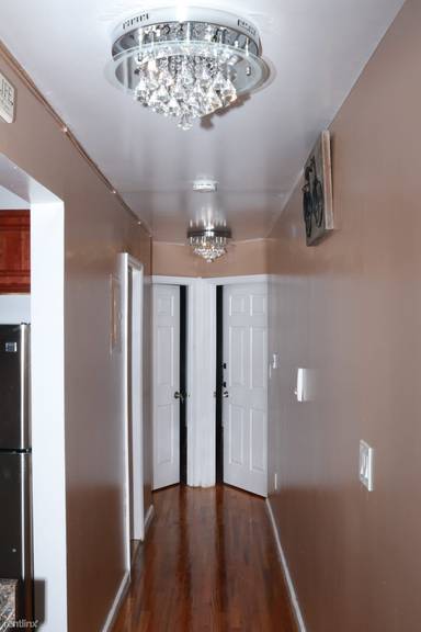Main picture of 291 Powell St