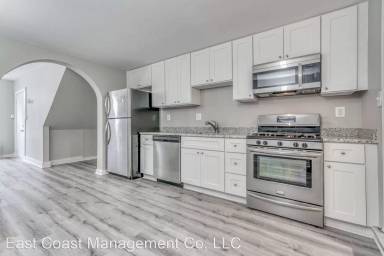 Main picture of 102 S Wolfe St