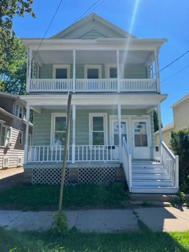 Main picture of 654 Jefferson St