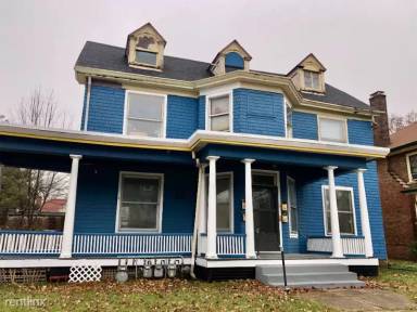 Main picture of 803 SE Riverside Dr