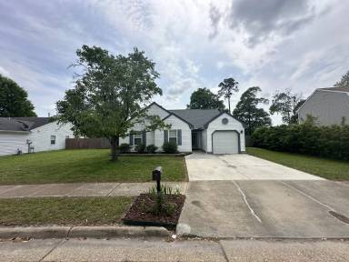 Main picture of 909 Chigwell Rd