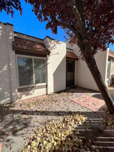 Main picture of 1005 Baywood Dr