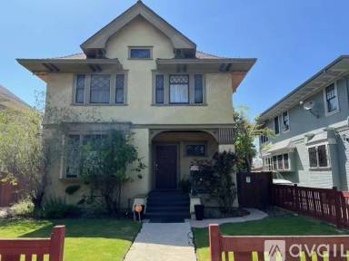 Main picture of 2723 Kenwood Ave