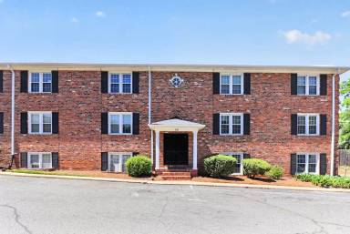 Main picture of 920 McAlway Rd