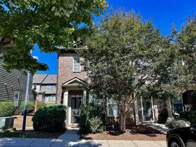 Main picture of 2042 Bayrose Cir