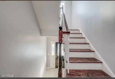 Main picture of 421 Livingston St