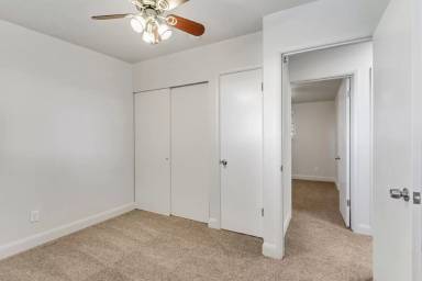 Main picture of 475 N Wall St