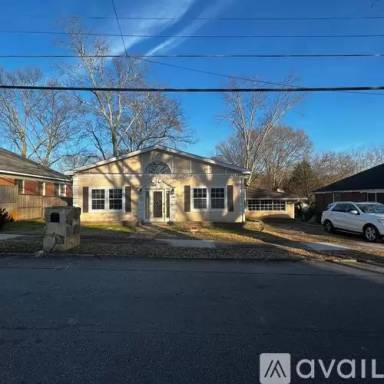 Main picture of 722 Hillmont Ave