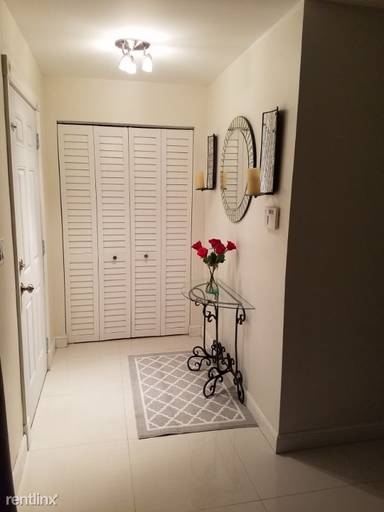 Main picture of 5700 SW 133rd Pl