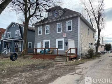 Main picture of 421 E Lane Ave