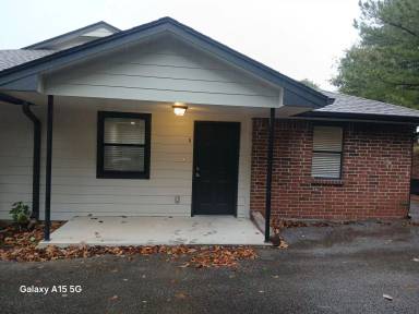 Main picture of 608 Rolling Hills Dr