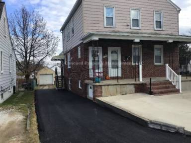Main picture of 2730 Maple Ave
