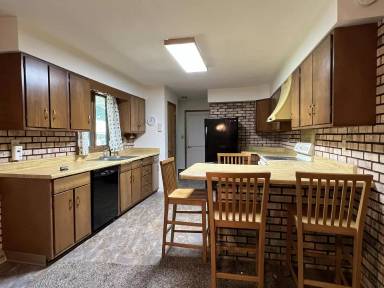 Main picture of 104 Sunset Dr
