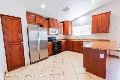 Main picture of 5636 S 9th Ave