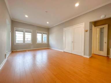 Main picture of 545 N Marengo Ave