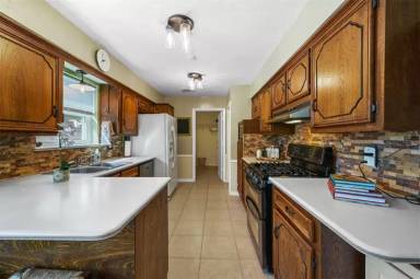 Main picture of 428 Park Bend Dr
