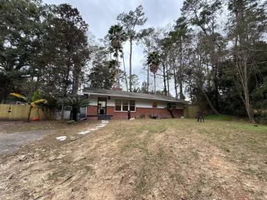 Main picture of 2112 High Rd