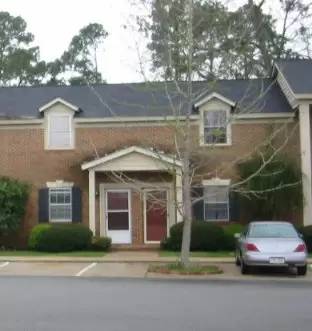 Main picture of 108 Country Club Dr