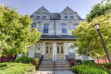 Main picture of 4216 Walnut St