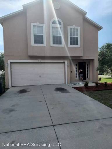 Main picture of 903 Brenton Leaf Dr