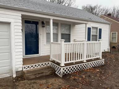 Main picture of 1218 N Crestway St