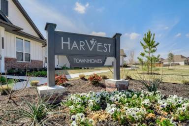 Main picture of 2045 Vintage Farms Way