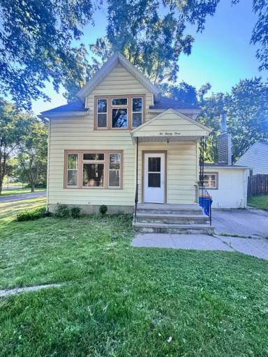 Main picture of 223 Highland Ave