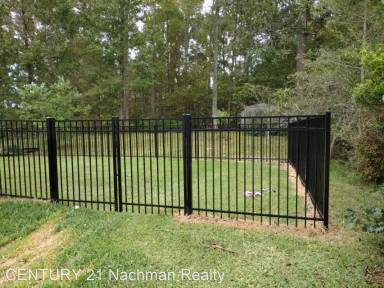 Main picture of 103 Gaston Dr