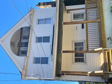 Main picture of 2208 Hawthorne Ave