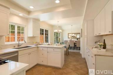 Main picture of 683 Arrow Point Ct
