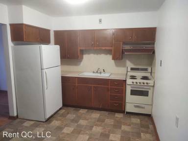 Main picture of 1124 4th St W