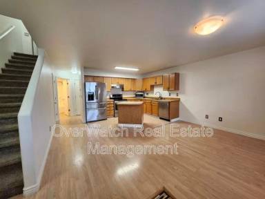 Main picture of 7428 Meadow St