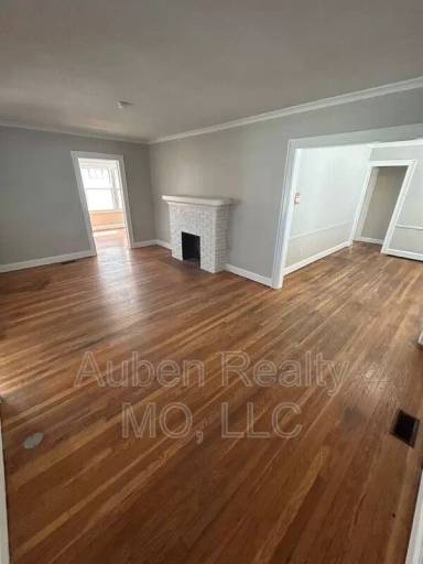 Main picture of 5424 Harrison St