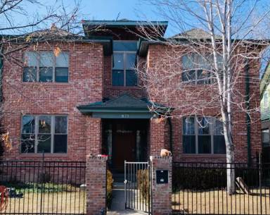 Main picture of 871 S Washington St