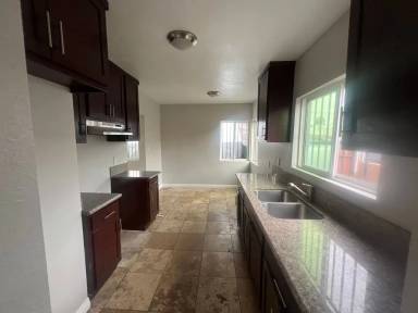 Main picture of 609 E Colden Ave