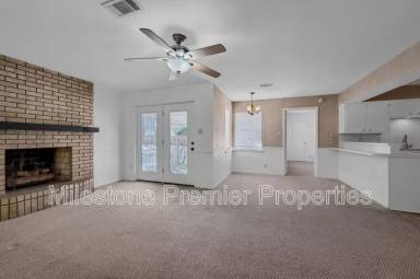 Main picture of 1904 W Shields Dr