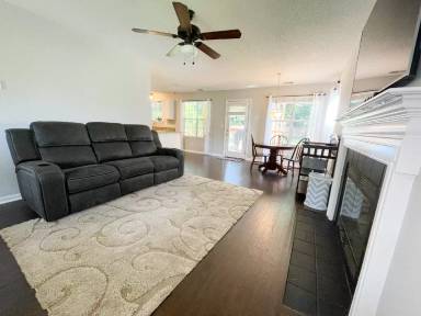 Main picture of 104 Cedar Field Ln