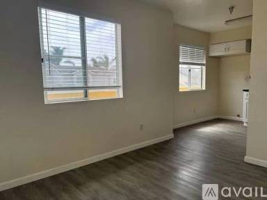 Main picture of 212 S Orange Ave